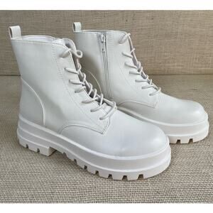 Dirty Laundry NWOT White on White Combat Boots, 8 in‎ tall, Ladies size 9, Moto
